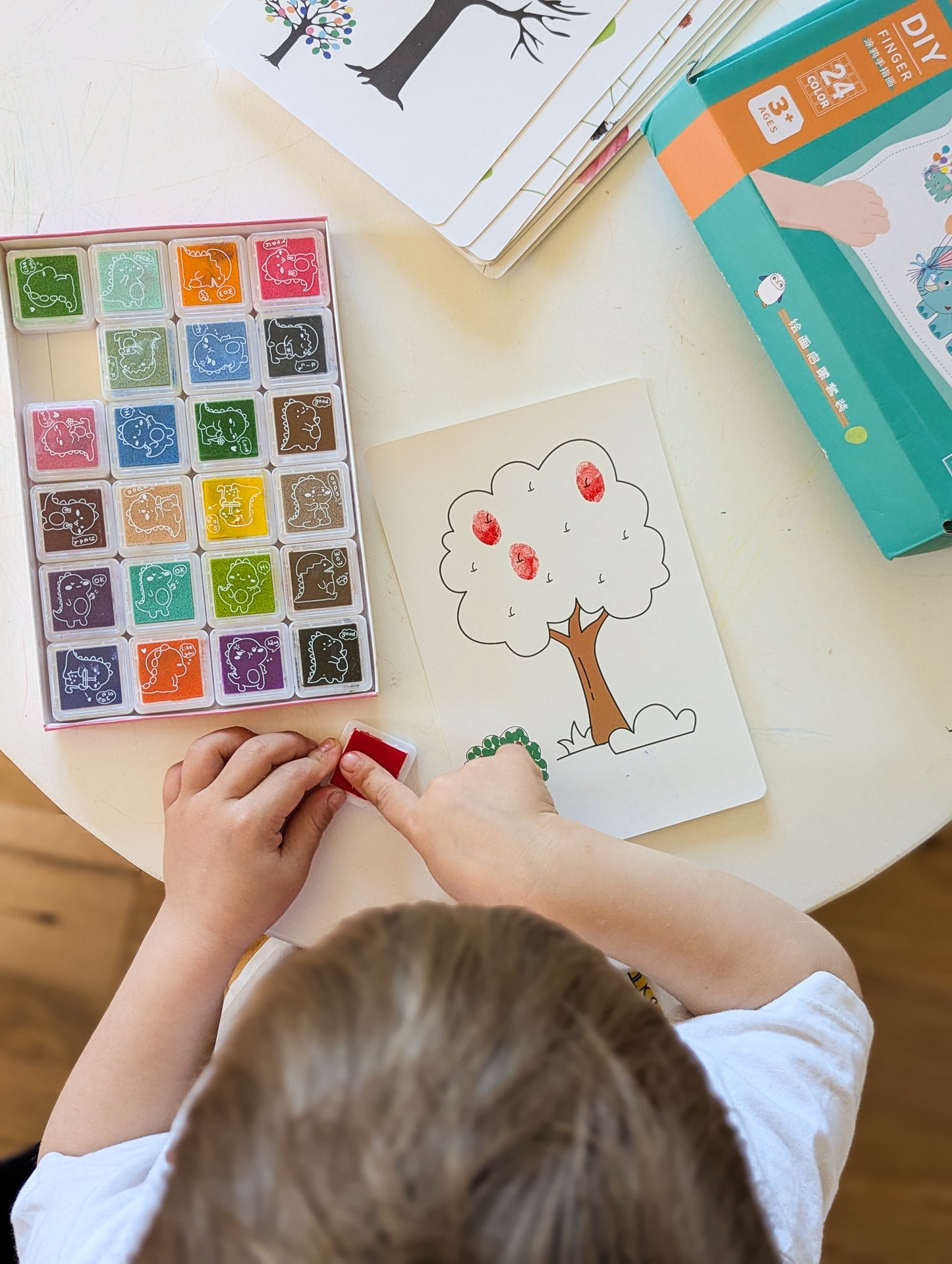 TinyArtists™ Non-Toxic Finger Paint Stamp Kit